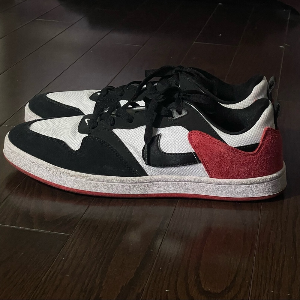 Nike SB Alleyoop White / Red / Black Sneakers